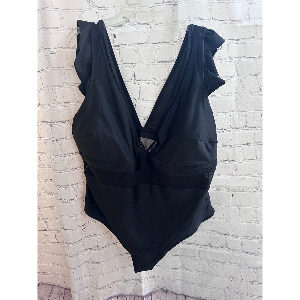 CUPSHE Black Ruffle‎ One Piece Swimsuit V Neck Criss Cross Front